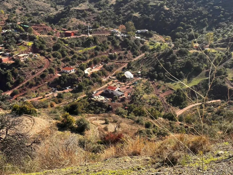 EXCLUSIVE SUSTAINABLE RUSTIC ESTATE · 50,000 m² · LUXURY ECO-FRIENDLY VILLA