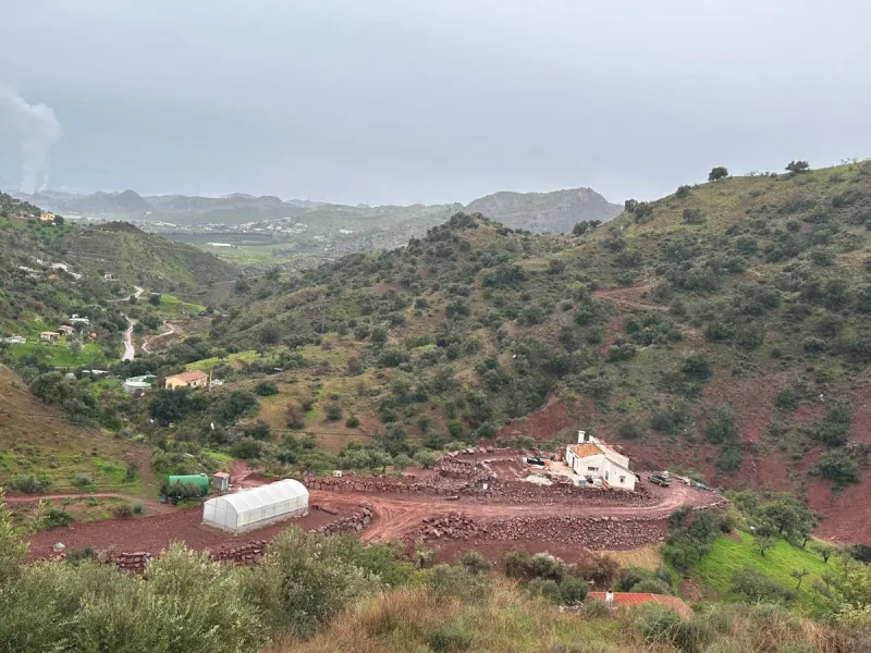 EXCLUSIVE SUSTAINABLE RUSTIC ESTATE · 50,000 m² · LUXURY ECO-FRIENDLY VILLA