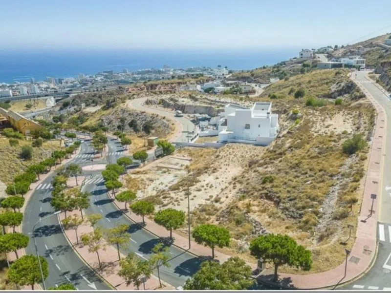 Plot - Residential Plot в продаже в Benalmadena, Málaga. Площадь участка 676 м²