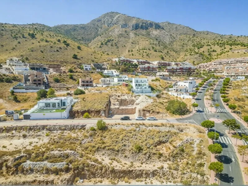 Plot - Residential Plot в продаже в Benalmadena, Málaga. Площадь участка 676 м²