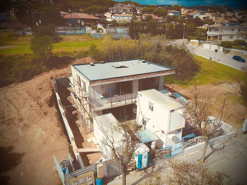 Neubau mit Luxusausstattung und Meerblick sowie hochwertigen Oberflächen in Vilassar de Dalt, Barcelona