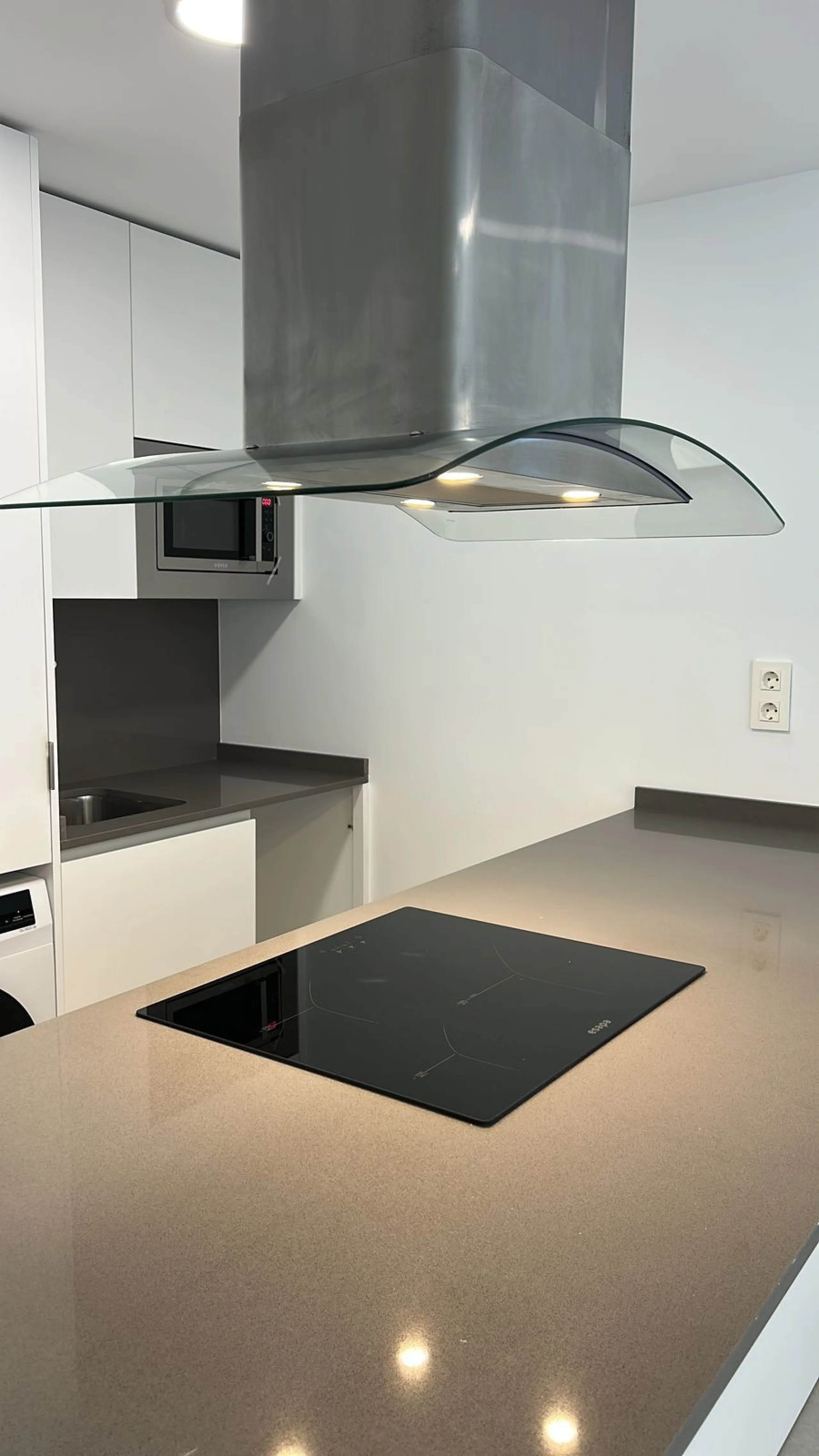 Middle Floor Apartment, Estepona, Costa del Sol.