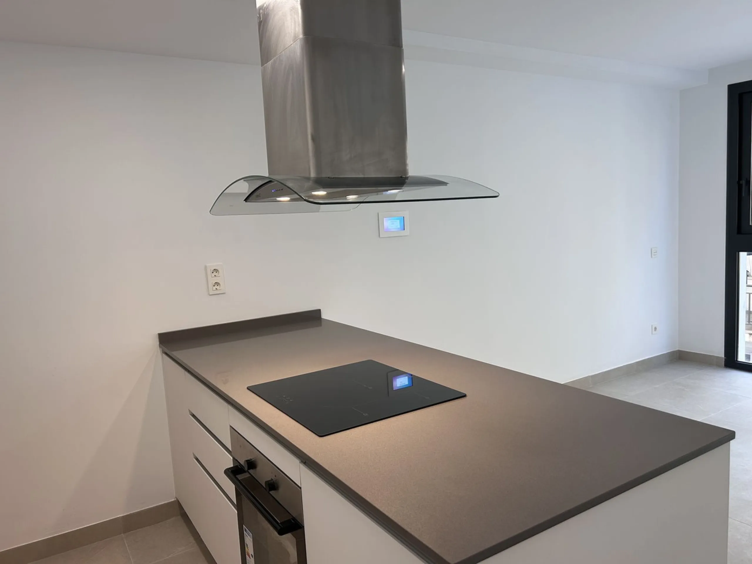Middle Floor Apartment, Estepona, Costa del Sol.
