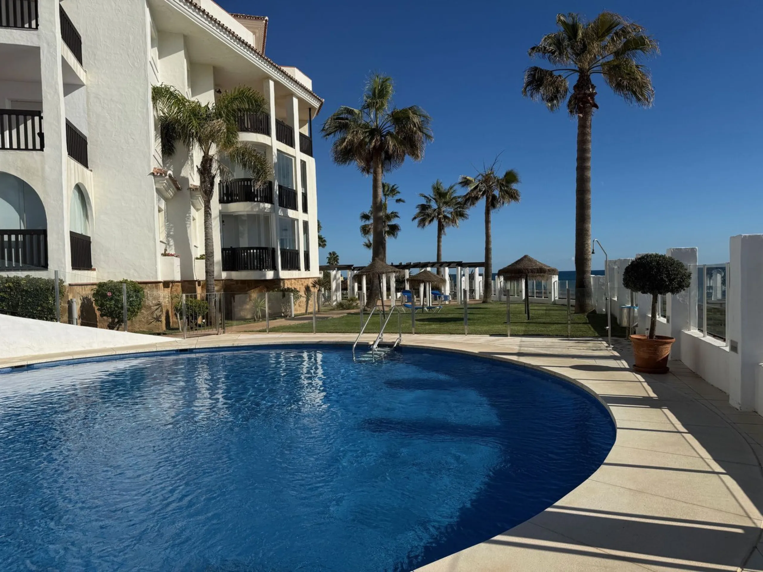 Апартамент средний этаж, Calahonda, Costa del Sol