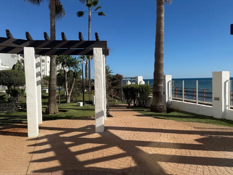 Апартамент средний этаж, Calahonda, Costa del Sol