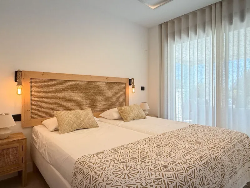 Fantastic luxury apartment located in the centre of Estepona, the garden of the Costa del Sol. This newly build apartment is conveniently situated within walking distance of the marina of Estepona , close to the romantic and vibrant old town and only 15 m