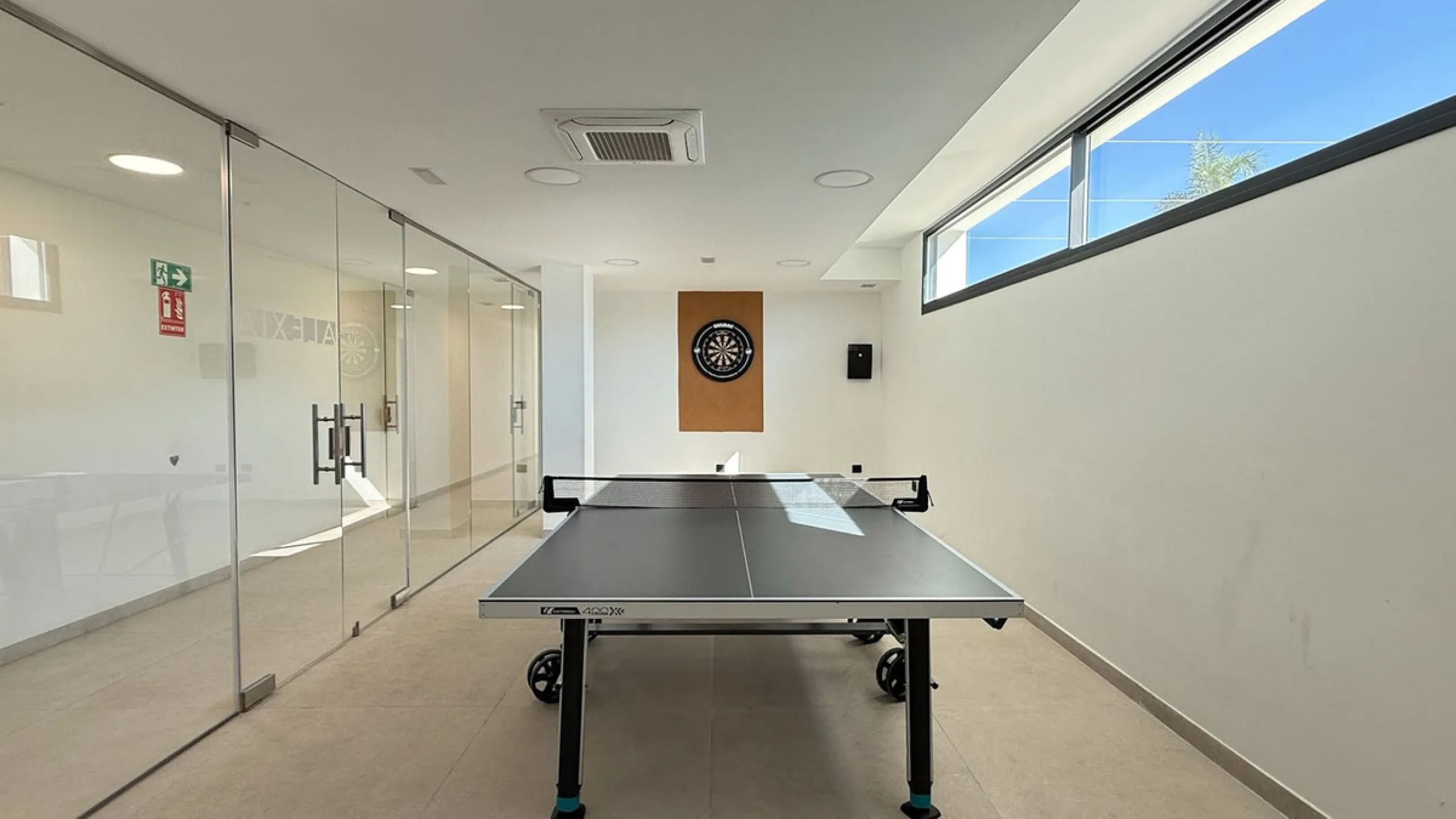Fantastic luxury apartment located in the centre of Estepona, the garden of the Costa del Sol. This newly build apartment is conveniently situated within walking distance of the marina of Estepona , close to the romantic and vibrant old town and only 15 m