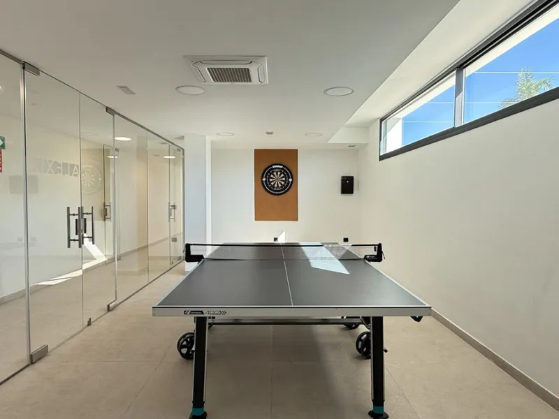 Fantastic luxury apartment located in the centre of Estepona, the garden of the Costa del Sol. This newly build apartment is conveniently situated within walking distance of the marina of Estepona , close to the romantic and vibrant old town and only 15 m