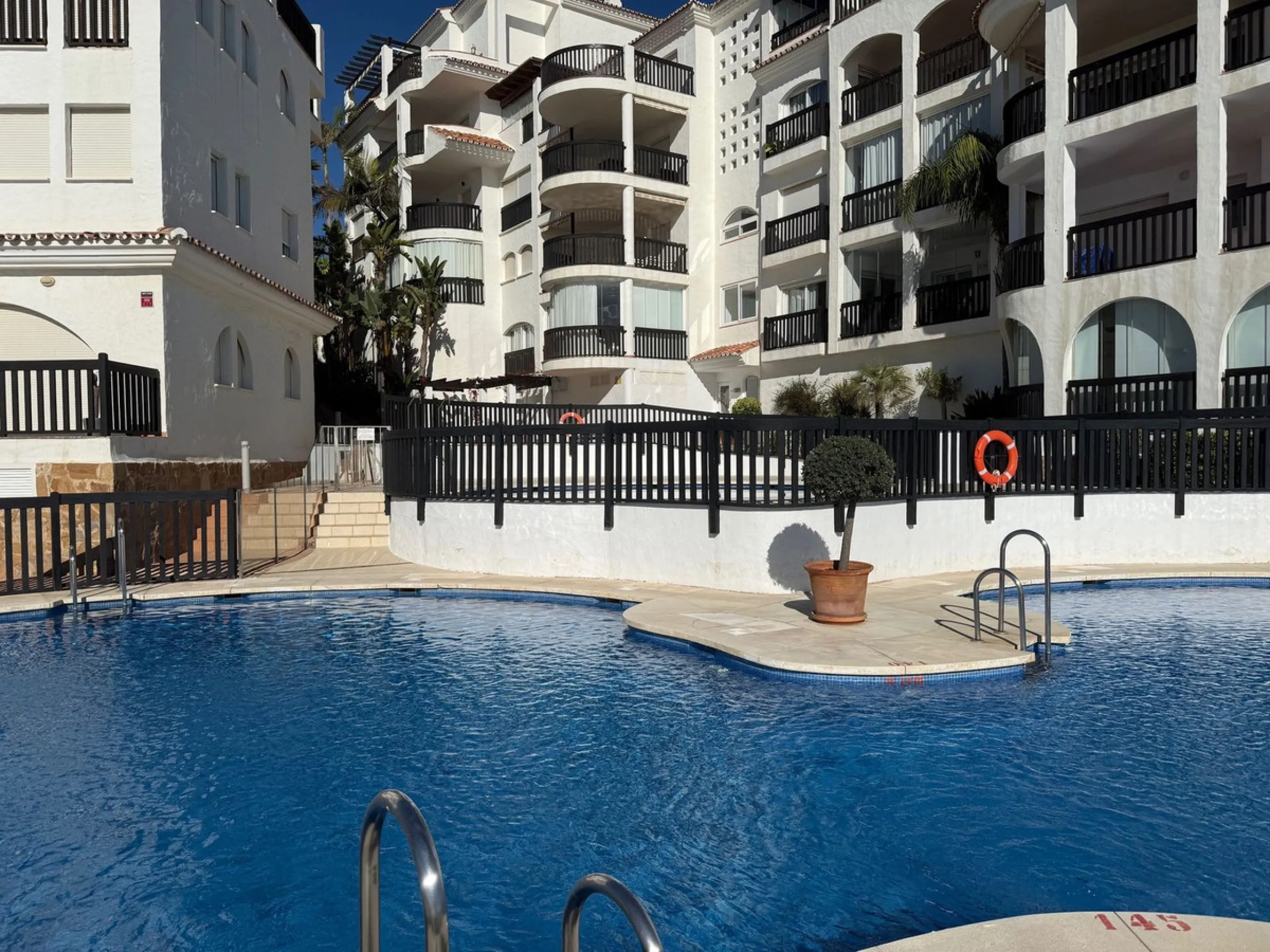 Апартамент средний этаж, Calahonda, Costa del Sol