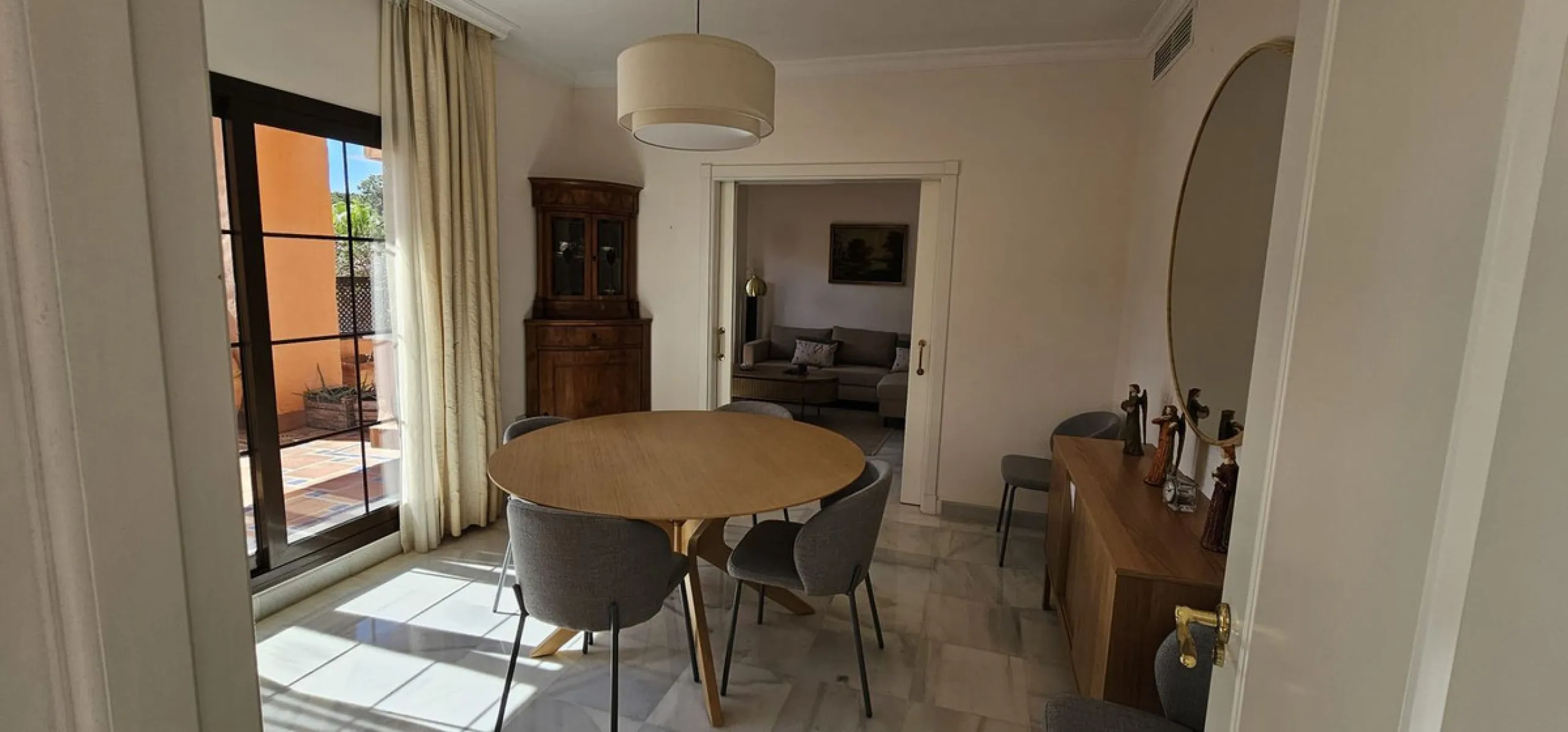 Duplex penthouse in Benamara, Estepona, one of the most outstanding properties in the development due to its excellent south-facing orientation and spacious layout on two levels, designed to make the most of natural light and space.