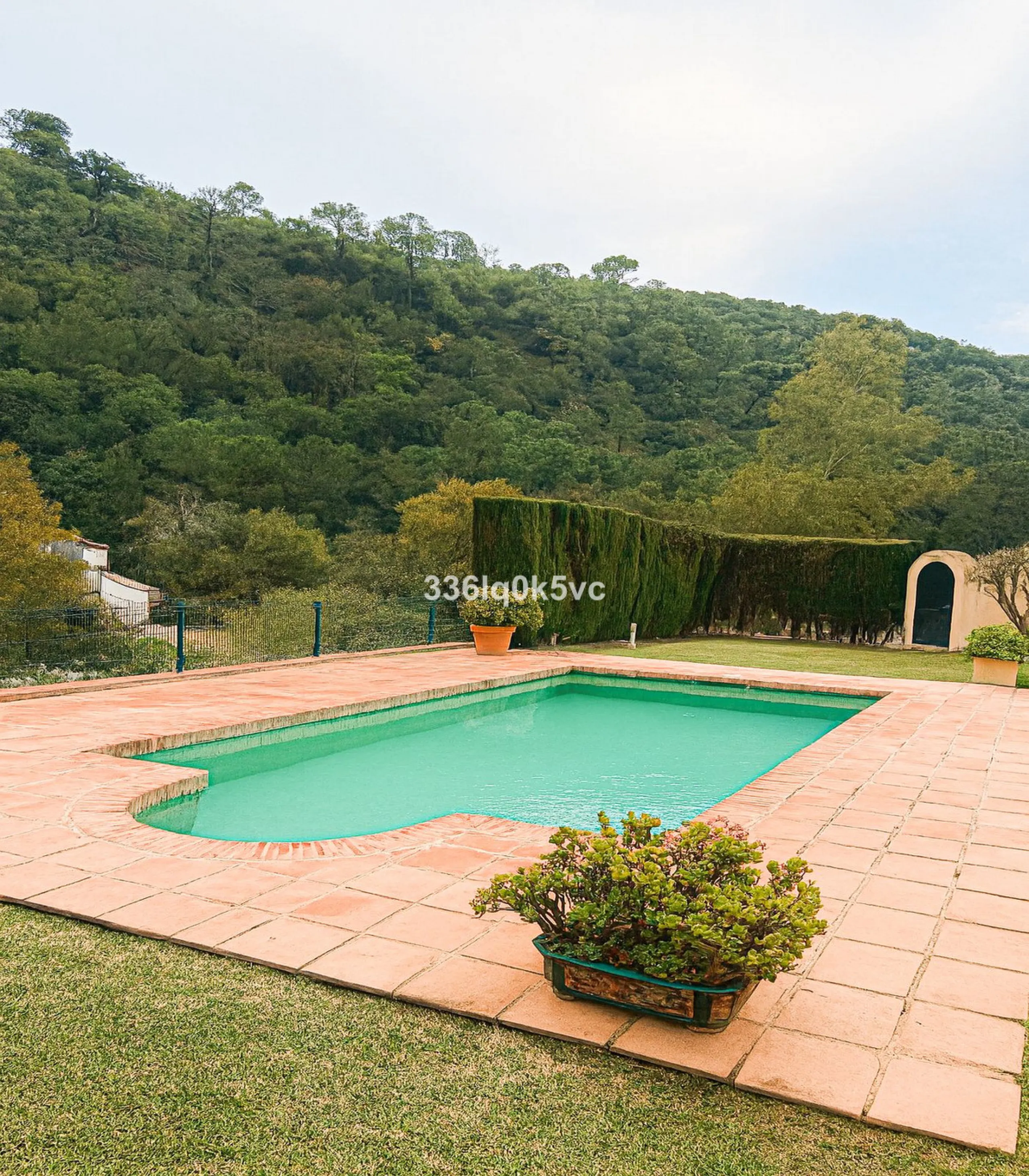 Discover this characterful, traditional Spanish-style villa in an exceptional location in Benahavís, set right beside the river. The villa offers five spacious bedrooms and three bathrooms, making it ideal for those looking for a generous family home or a