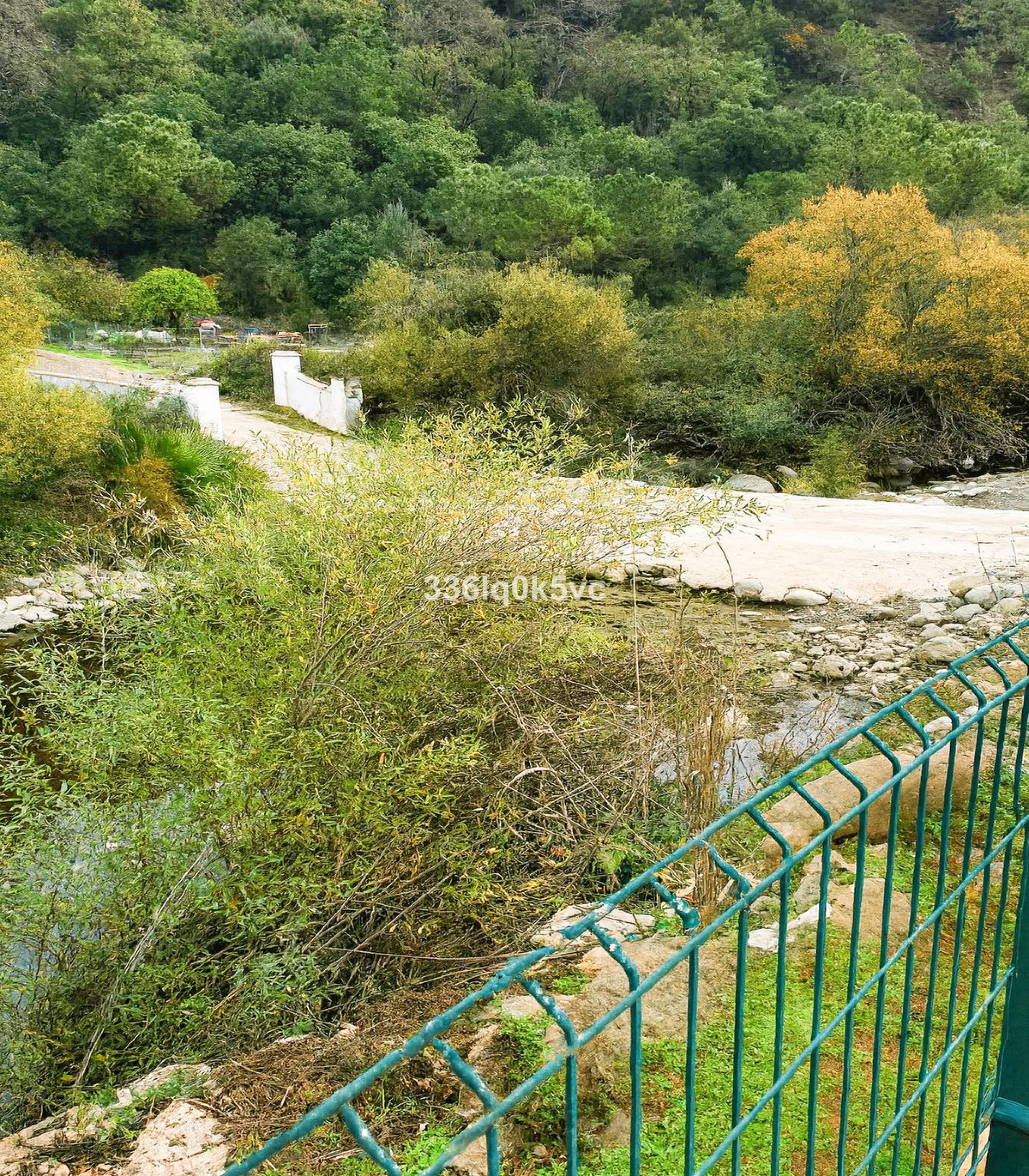 Discover this characterful, traditional Spanish-style villa in an exceptional location in Benahavís, set right beside the river. The villa offers five spacious bedrooms and three bathrooms, making it ideal for those looking for a generous family home or a