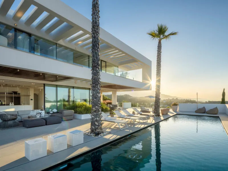 Nestled in the serene enclave of La Quinta, this contemporary villa, built in 2021, is designed to capture the essence of luxury living. South-facing, it offers stunning, sweeping views from the impressive La Concha Mountain to the Mediterranean Sea and e