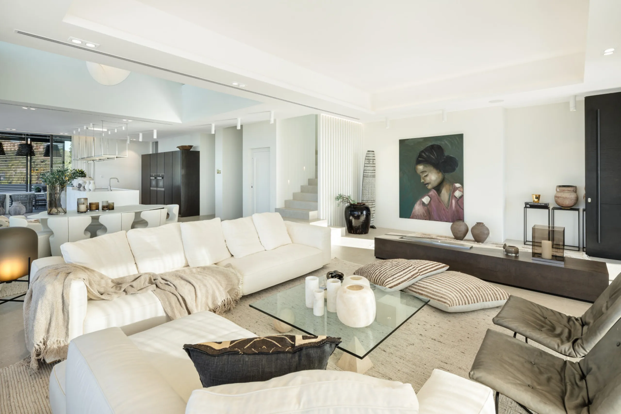 Nestled in the serene enclave of La Quinta, this contemporary villa, built in 2021, is designed to capture the essence of luxury living. South-facing, it offers stunning, sweeping views from the impressive La Concha Mountain to the Mediterranean Sea and e