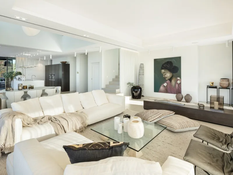 Nestled in the serene enclave of La Quinta, this contemporary villa, built in 2021, is designed to capture the essence of luxury living. South-facing, it offers stunning, sweeping views from the impressive La Concha Mountain to the Mediterranean Sea and e