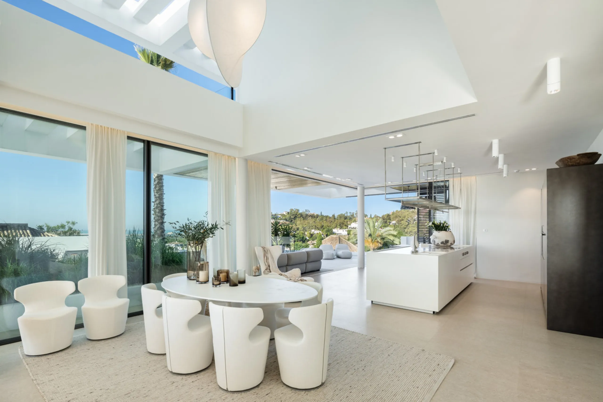 Nestled in the serene enclave of La Quinta, this contemporary villa, built in 2021, is designed to capture the essence of luxury living. South-facing, it offers stunning, sweeping views from the impressive La Concha Mountain to the Mediterranean Sea and e