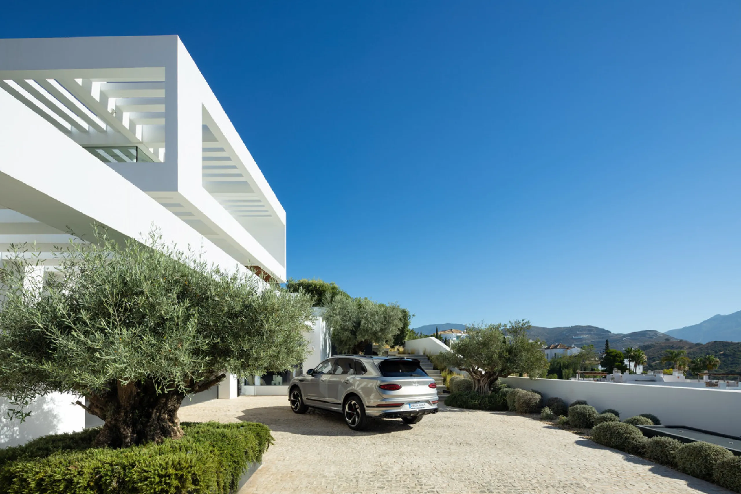 Nestled in the serene enclave of La Quinta, this contemporary villa, built in 2021, is designed to capture the essence of luxury living. South-facing, it offers stunning, sweeping views from the impressive La Concha Mountain to the Mediterranean Sea and e
