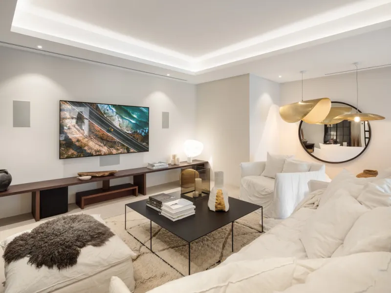 Nestled in the serene enclave of La Quinta, this contemporary villa, built in 2021, is designed to capture the essence of luxury living. South-facing, it offers stunning, sweeping views from the impressive La Concha Mountain to the Mediterranean Sea and e