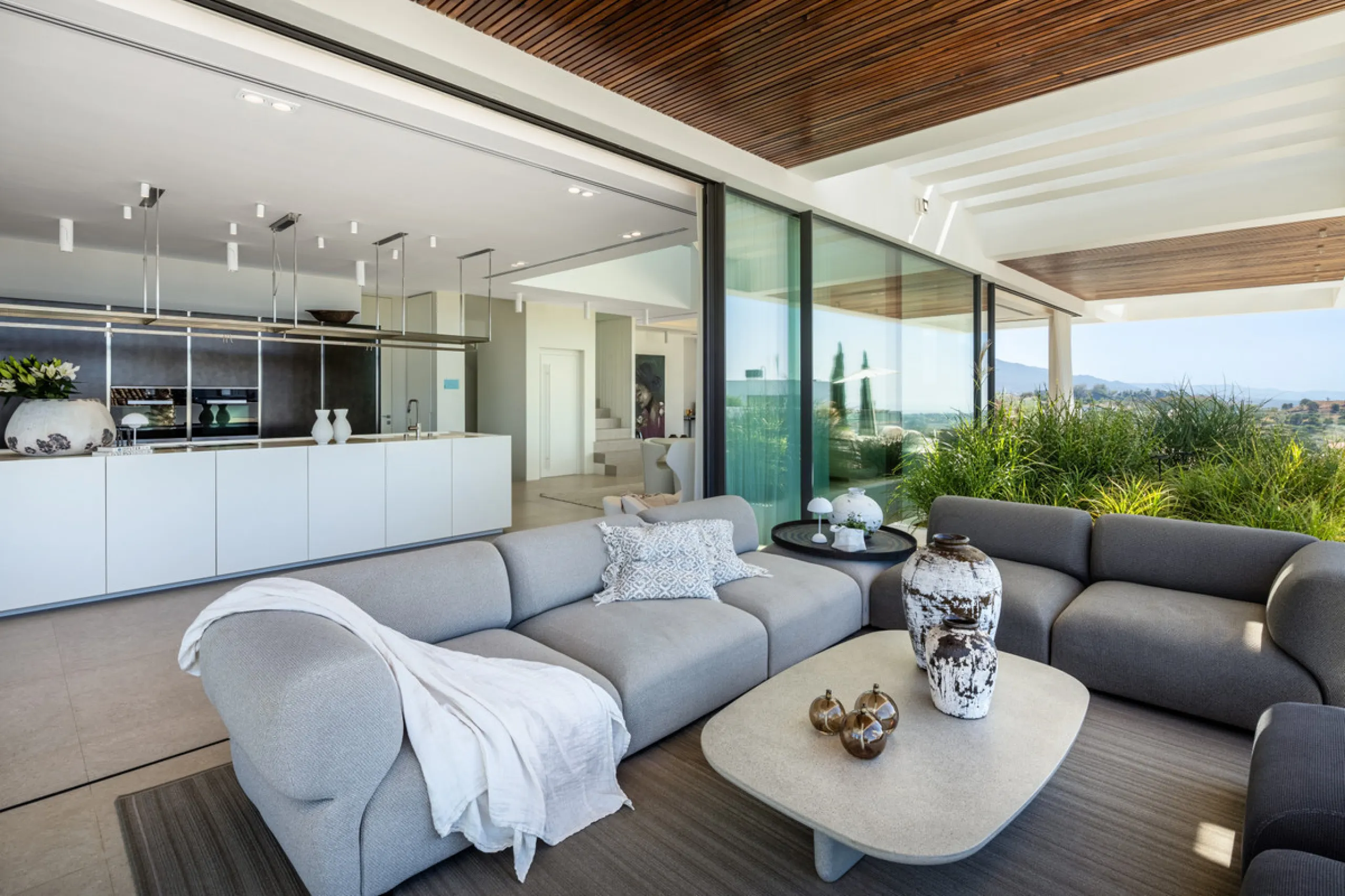 Nestled in the serene enclave of La Quinta, this contemporary villa, built in 2021, is designed to capture the essence of luxury living. South-facing, it offers stunning, sweeping views from the impressive La Concha Mountain to the Mediterranean Sea and e