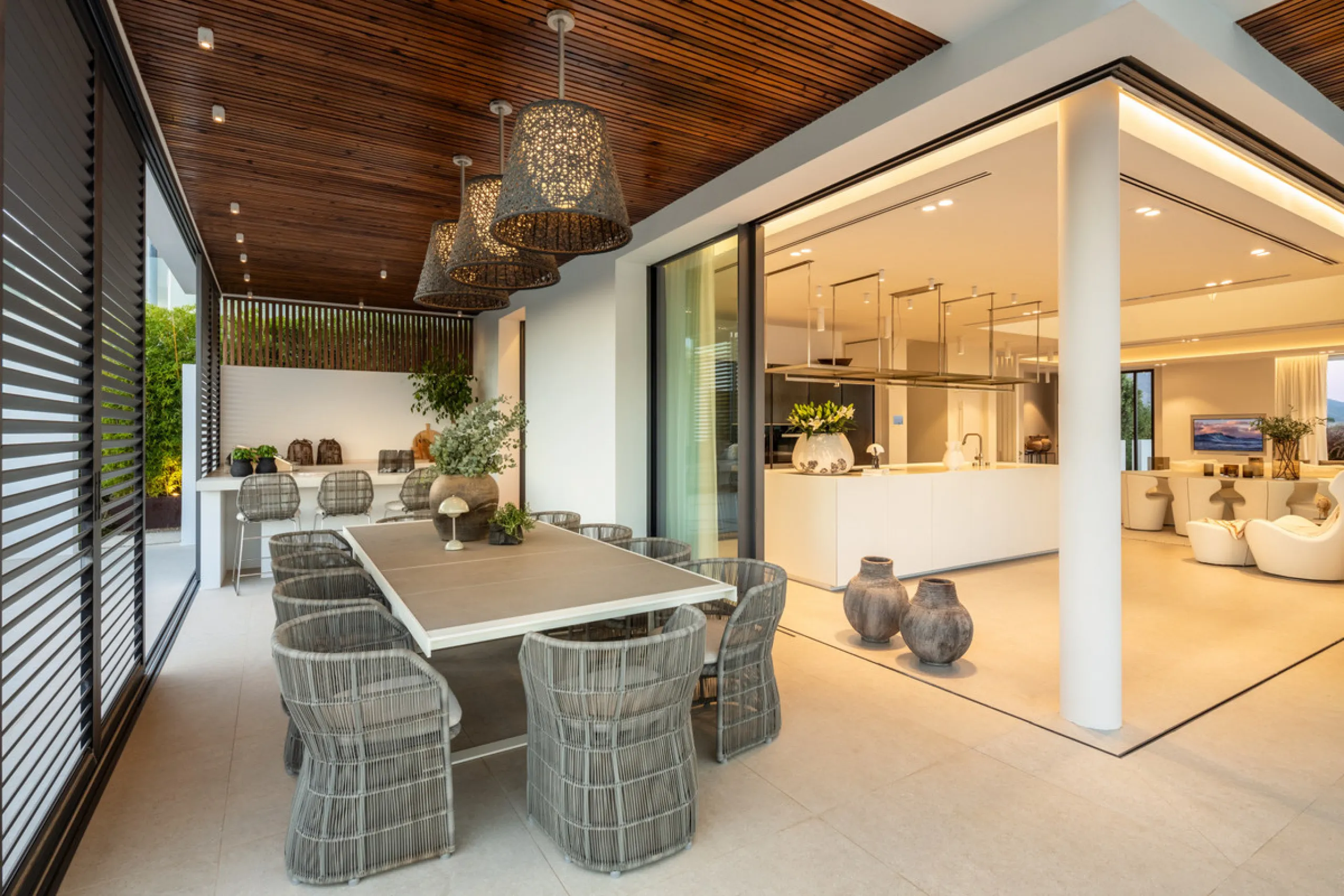 Nestled in the serene enclave of La Quinta, this contemporary villa, built in 2021, is designed to capture the essence of luxury living. South-facing, it offers stunning, sweeping views from the impressive La Concha Mountain to the Mediterranean Sea and e