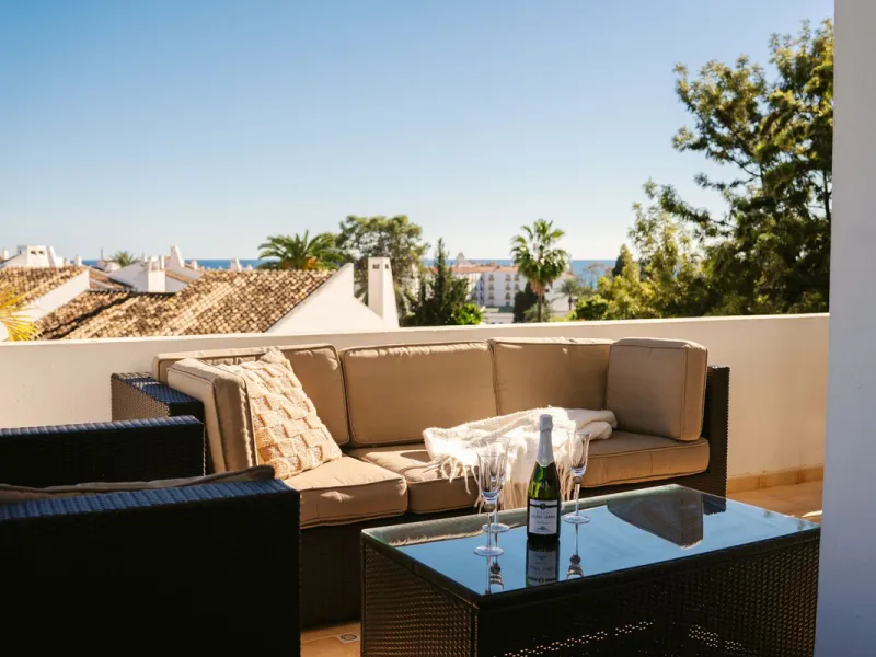 Apartment - Middle Floor Apartment в продаже в Marbella, Málaga. В доме 3 спален и 4 ванных комнат. Площадь дома 215 м²