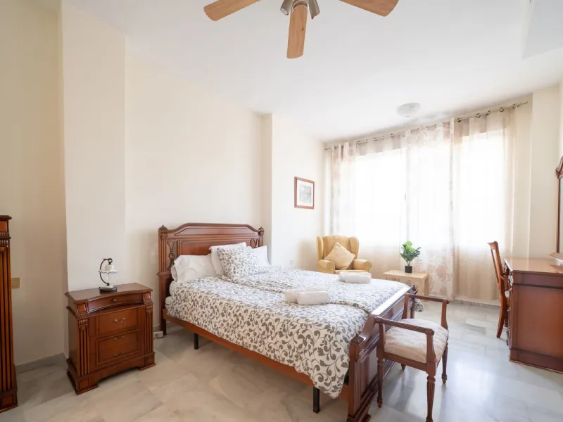 Apartment - Middle Floor Apartment в продаже в Marbella, Málaga. В доме 3 спален и 4 ванных комнат. Площадь дома 215 м²