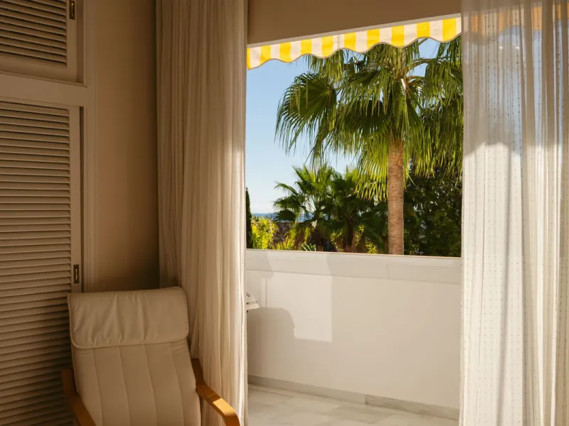 Apartment - Middle Floor Apartment в продаже в Marbella, Málaga. В доме 3 спален и 4 ванных комнат. Площадь дома 215 м²