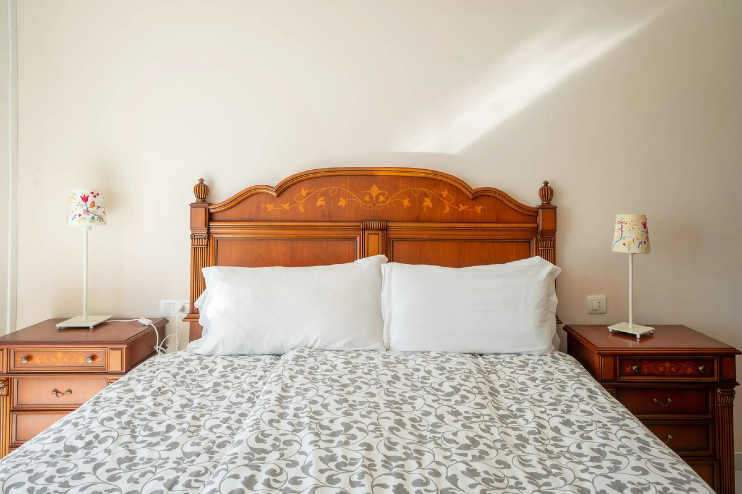 Apartment - Middle Floor Apartment в продаже в Marbella, Málaga. В доме 3 спален и 4 ванных комнат. Площадь дома 215 м²
