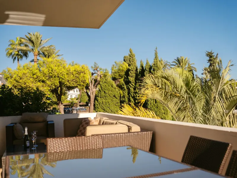 Apartment - Middle Floor Apartment в продаже в Marbella, Málaga. В доме 3 спален и 4 ванных комнат. Площадь дома 215 м²