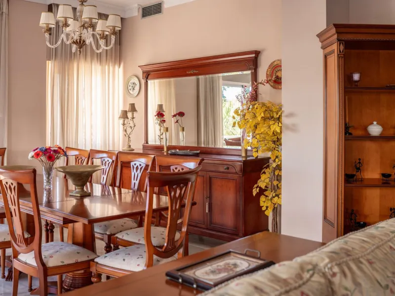 Apartment - Middle Floor Apartment в продаже в Marbella, Málaga. В доме 3 спален и 4 ванных комнат. Площадь дома 215 м²