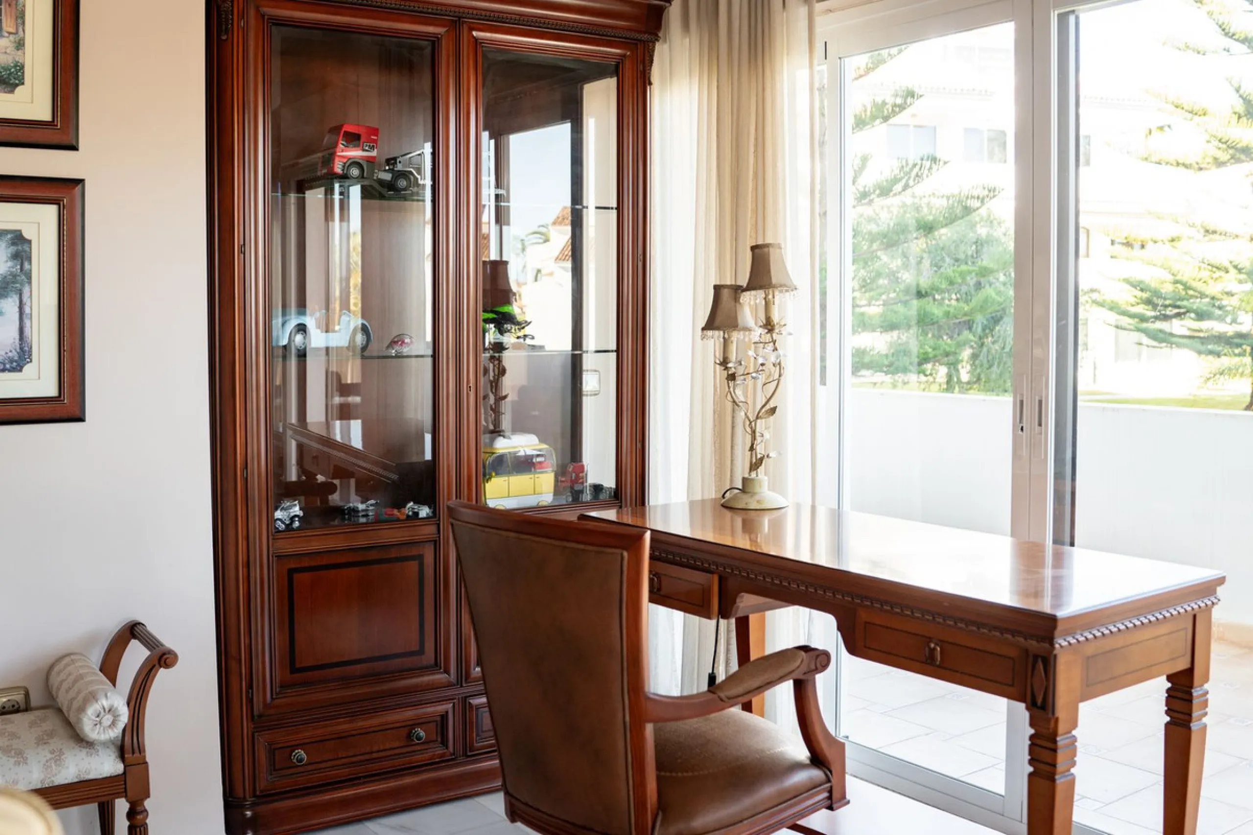 Apartment - Middle Floor Apartment в продаже в Marbella, Málaga. В доме 3 спален и 4 ванных комнат. Площадь дома 215 м²
