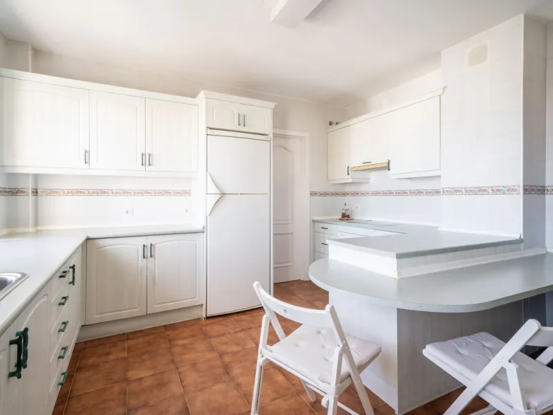 Apartment - Middle Floor Apartment в продаже в Marbella, Málaga. В доме 3 спален и 4 ванных комнат. Площадь дома 215 м²