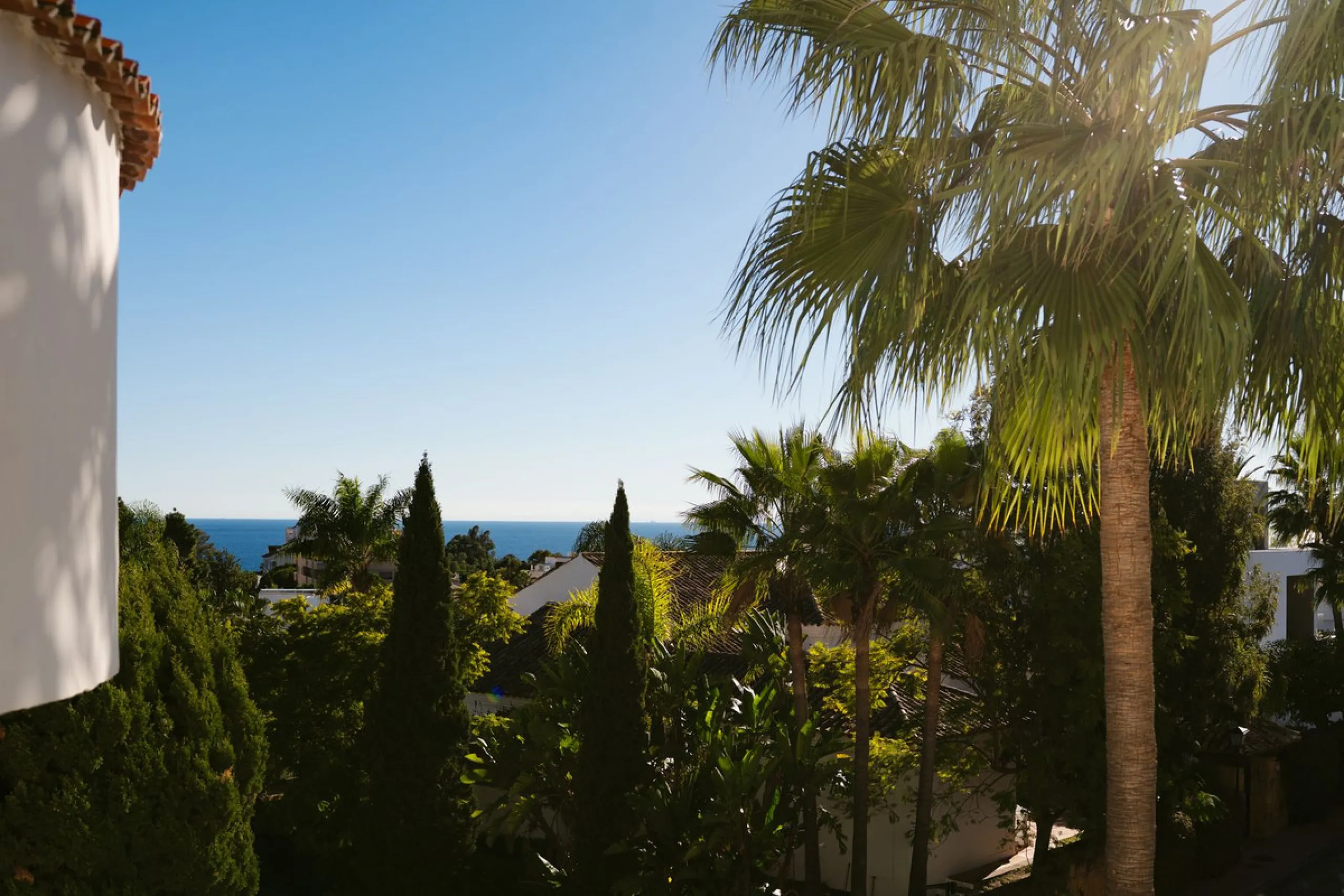 Apartment - Middle Floor Apartment в продаже в Marbella, Málaga. В доме 3 спален и 4 ванных комнат. Площадь дома 215 м²