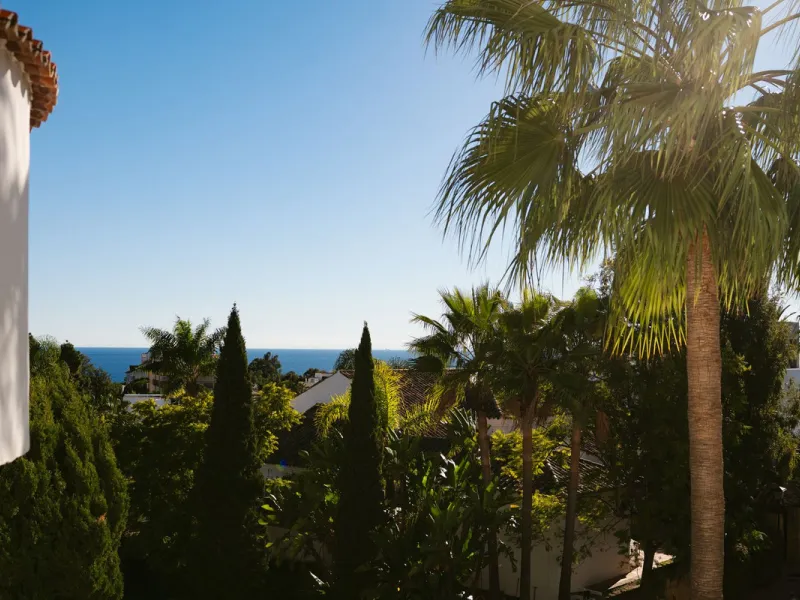 Apartment - Middle Floor Apartment в продаже в Marbella, Málaga. В доме 3 спален и 4 ванных комнат. Площадь дома 215 м²
