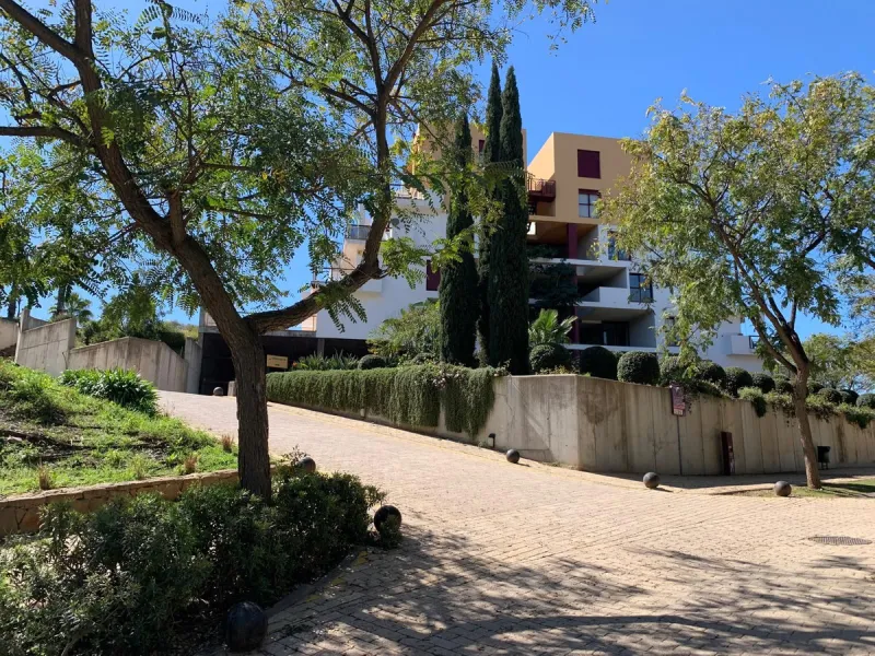 Charming 1-Bedroom Apartment in Parque Botánico Urbanisation – Estepona, with Resort Amenities