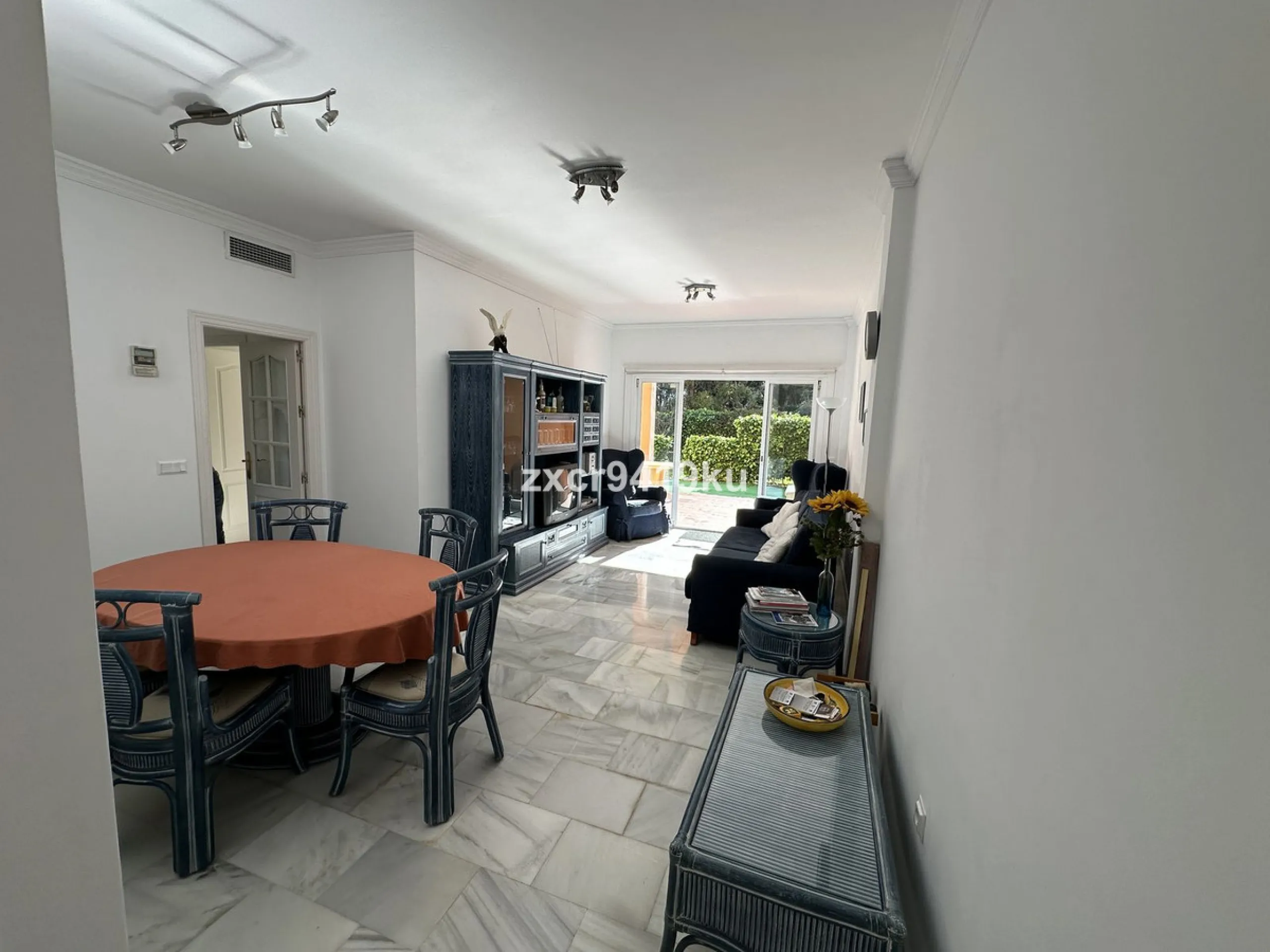 Apartment - Ground Floor Apartment в продаже в Marbella, Málaga. В доме 3 спален и 2 ванных комнат. Площадь дома 87 м². Площадь участка 58 м²