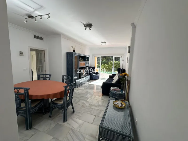 Apartment - Ground Floor Apartment в продаже в Marbella, Málaga. В доме 3 спален и 2 ванных комнат. Площадь дома 87 м². Площадь участка 58 м²
