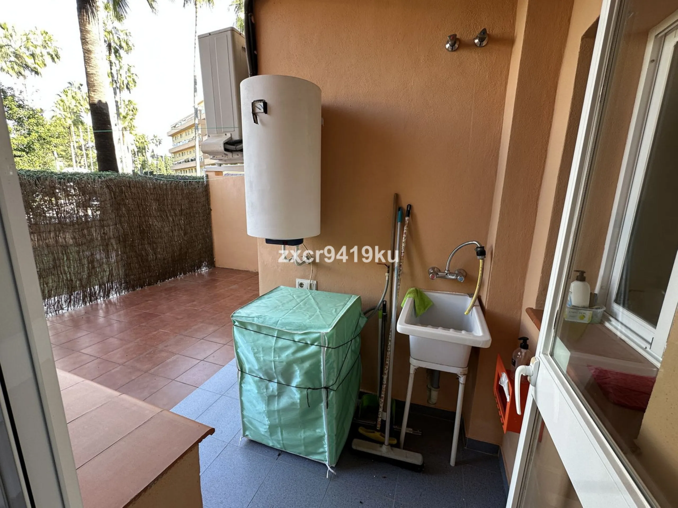 Apartment - Ground Floor Apartment в продаже в Marbella, Málaga. В доме 3 спален и 2 ванных комнат. Площадь дома 87 м². Площадь участка 58 м²