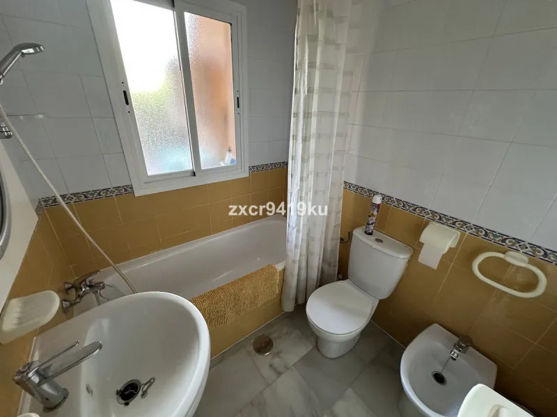 Apartment - Ground Floor Apartment в продаже в Marbella, Málaga. В доме 3 спален и 2 ванных комнат. Площадь дома 87 м². Площадь участка 58 м²