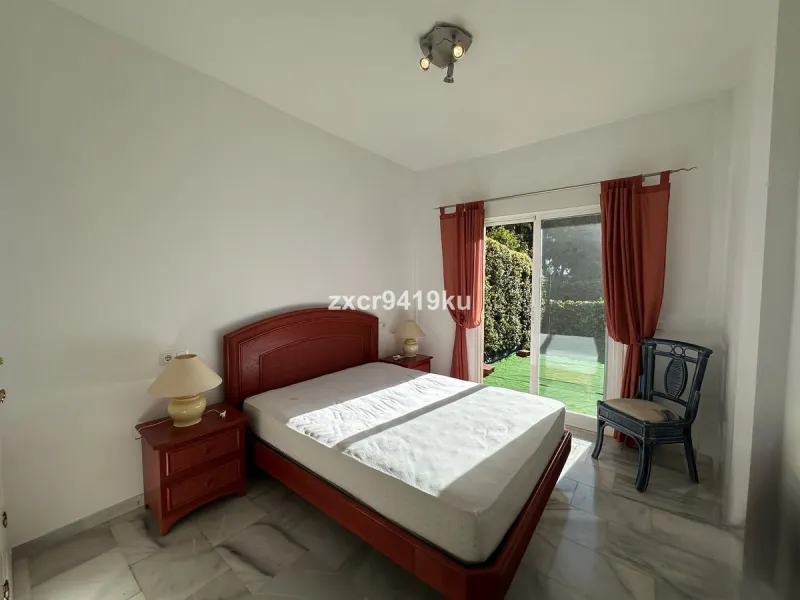 Apartment - Ground Floor Apartment в продаже в Marbella, Málaga. В доме 3 спален и 2 ванных комнат. Площадь дома 87 м². Площадь участка 58 м²
