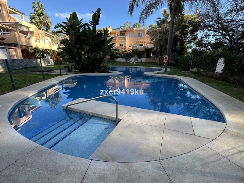 Apartment - Ground Floor Apartment в продаже в Marbella, Málaga. В доме 3 спален и 2 ванных комнат. Площадь дома 87 м². Площадь участка 58 м²