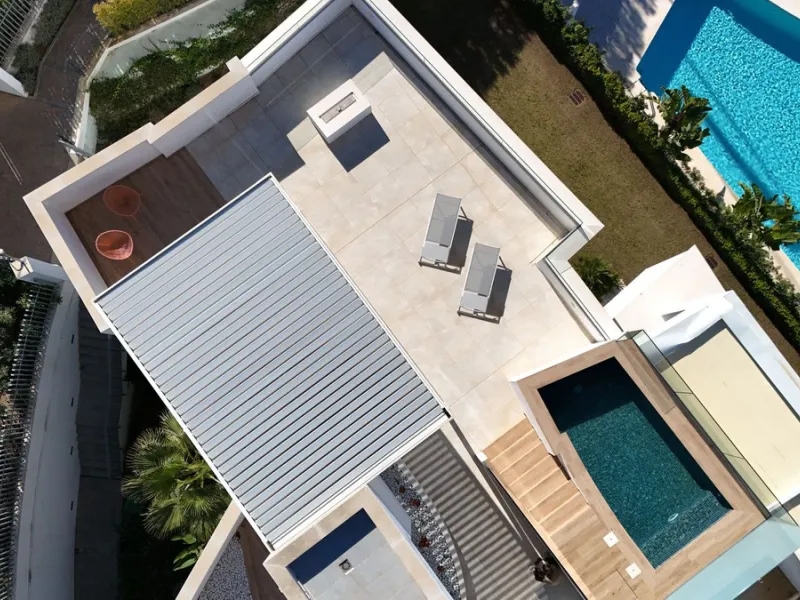 Situated in a gated development next to Santa Clara golf and minutes away from Marbella centre, this stunning modern penthouse has it all!