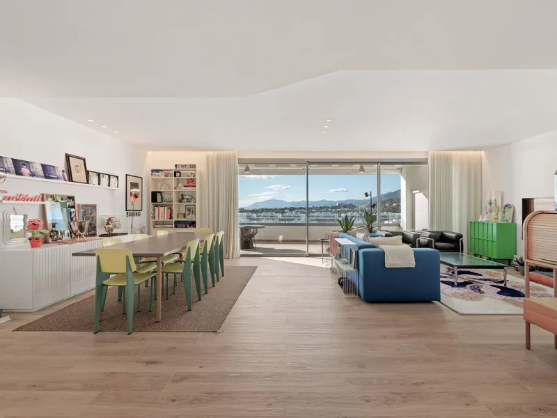 Situated in a gated development next to Santa Clara golf and minutes away from Marbella centre, this stunning modern penthouse has it all!