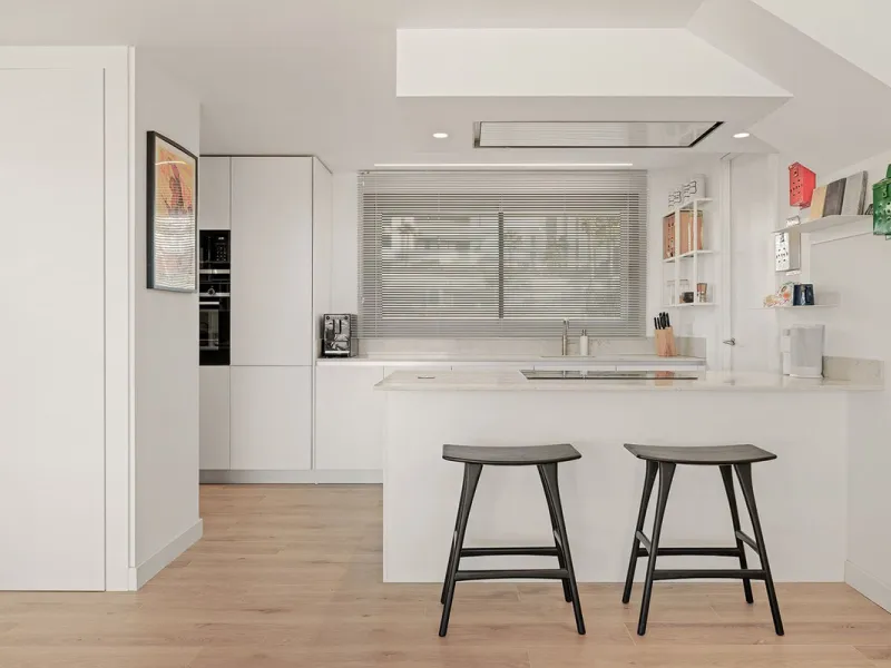 Situated in a gated development next to Santa Clara golf and minutes away from Marbella centre, this stunning modern penthouse has it all!