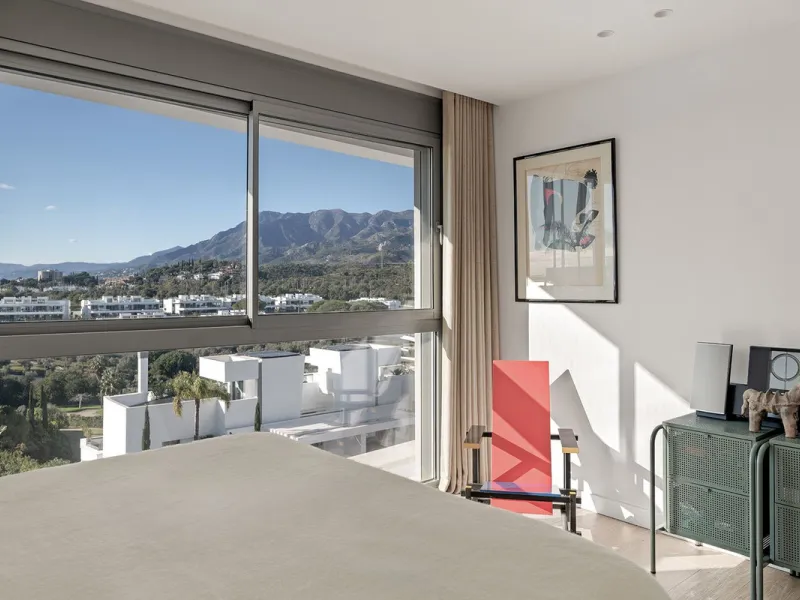 Situated in a gated development next to Santa Clara golf and minutes away from Marbella centre, this stunning modern penthouse has it all!