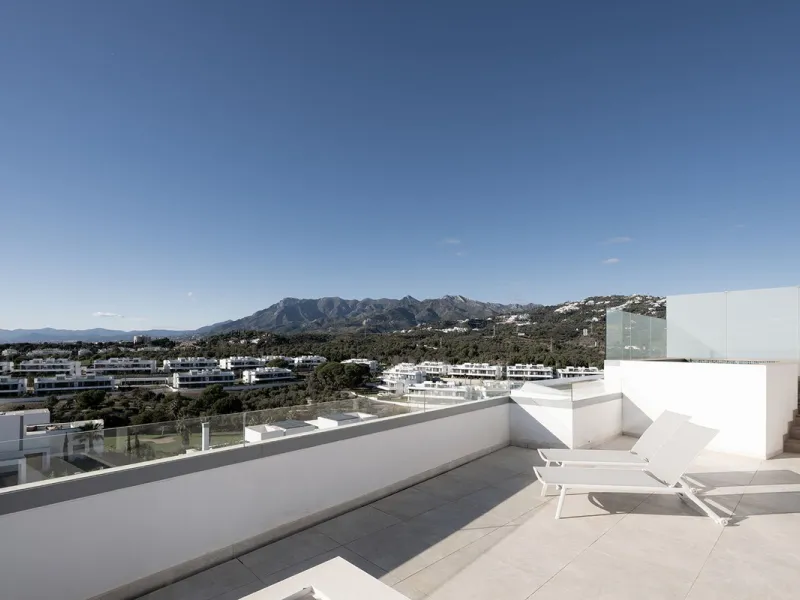 Situated in a gated development next to Santa Clara golf and minutes away from Marbella centre, this stunning modern penthouse has it all!