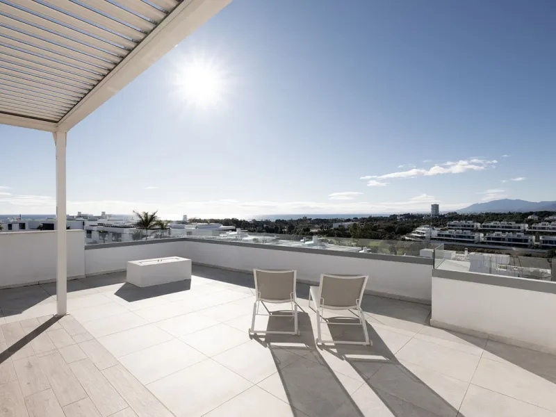Situated in a gated development next to Santa Clara golf and minutes away from Marbella centre, this stunning modern penthouse has it all!