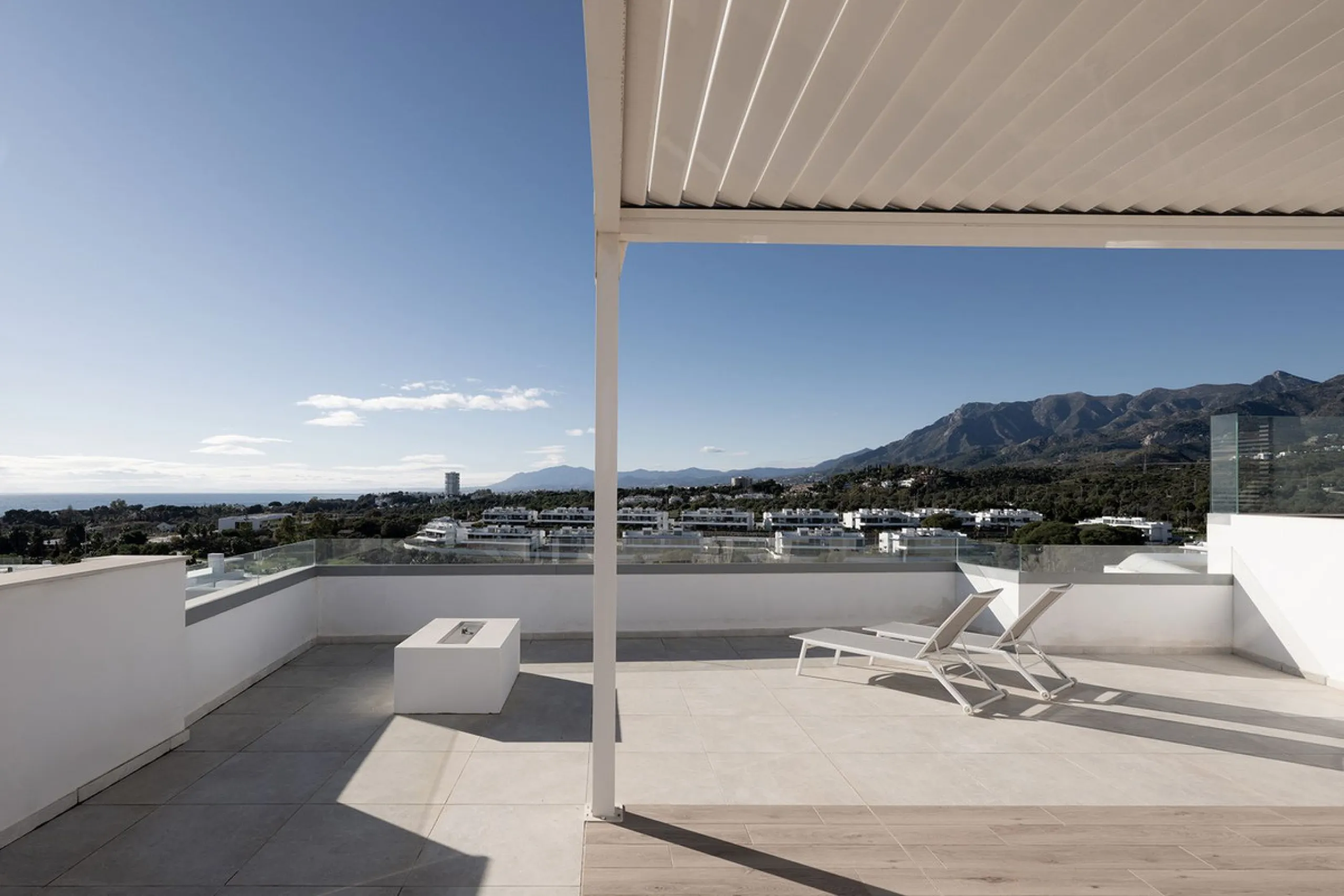 Situated in a gated development next to Santa Clara golf and minutes away from Marbella centre, this stunning modern penthouse has it all!
