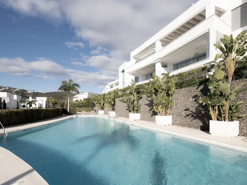 Situated in a gated development next to Santa Clara golf and minutes away from Marbella centre, this stunning modern penthouse has it all!