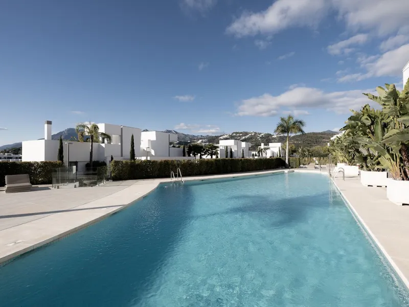 Situated in a gated development next to Santa Clara golf and minutes away from Marbella centre, this stunning modern penthouse has it all!